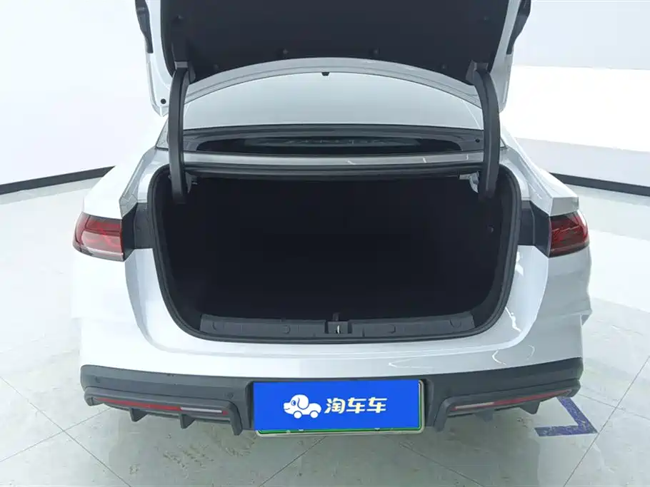 BYD Qin L 2025 DM-i Smart Drive Edition 80KM Leading фото 4