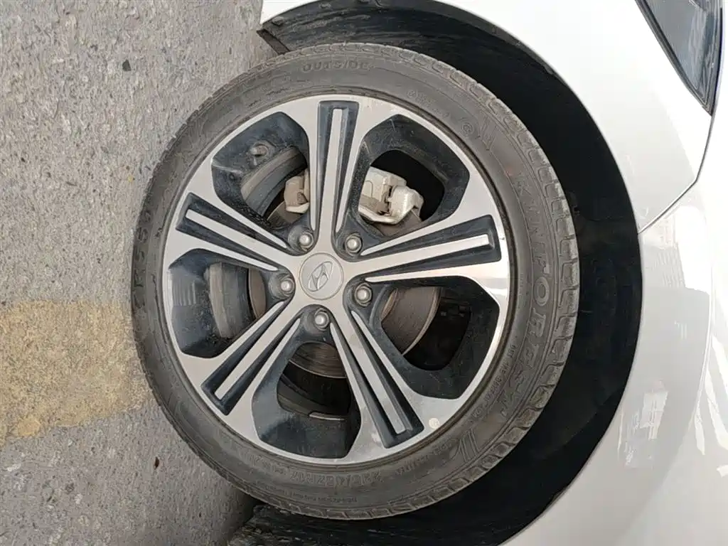 Hyundai Elantra 2019 1.4T Dual-clutch XuanDong·Vitality Type фото 24