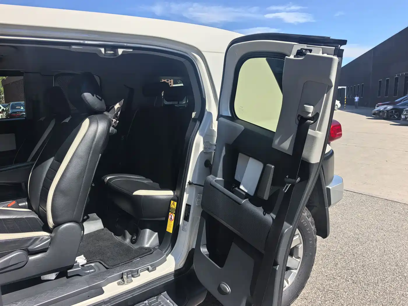 Toyota FJ Cruiser 2013 4.0L фото 22
