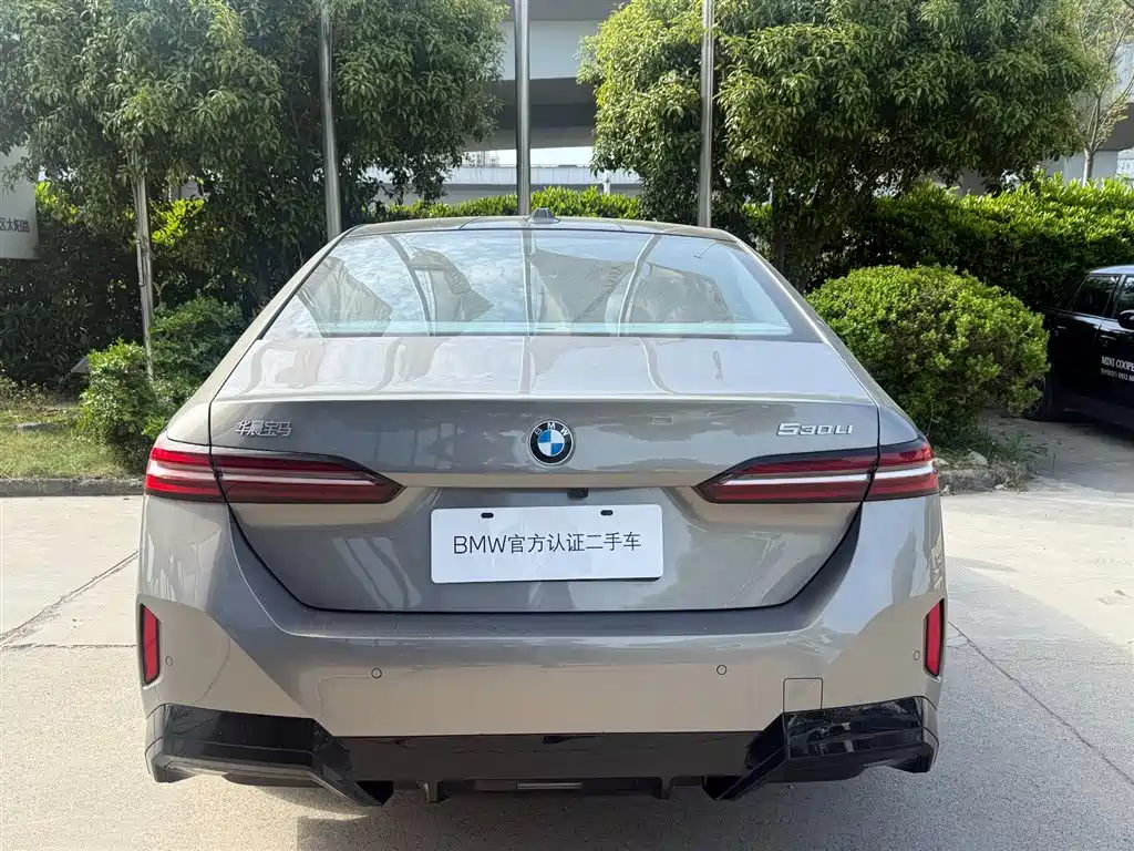 BMW 5 Series 2024 530Li Premium M Sport Package фото 3