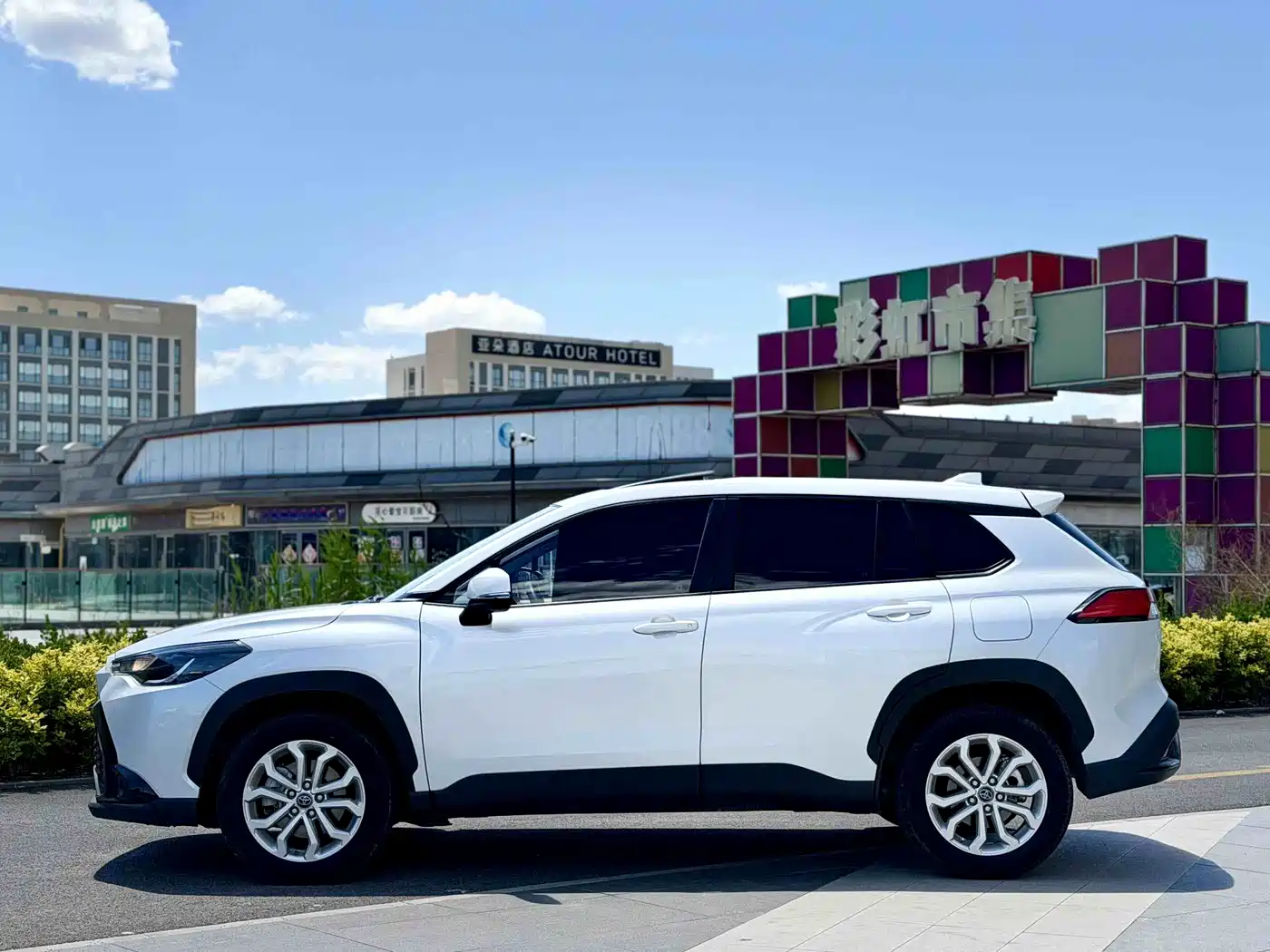 Toyota Frontlander 2023 2.0L CVT Leading Edition фото 4