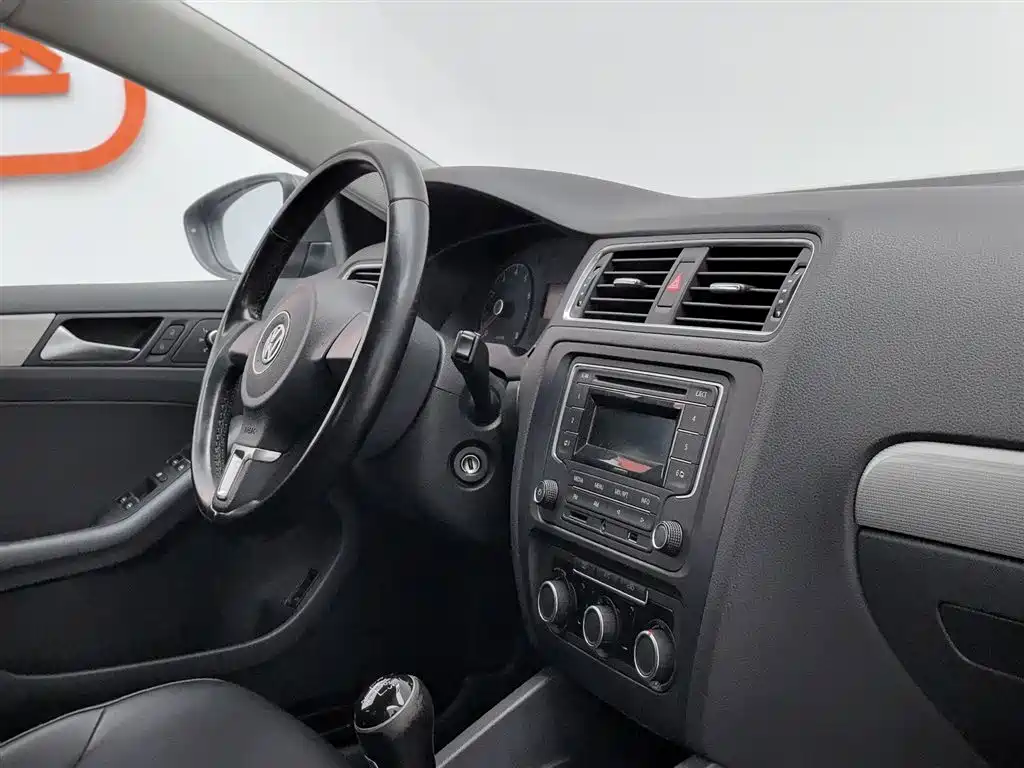 Volkswagen Sagitar 2014 Facelift 1.6L Manual Leading Version фото 22