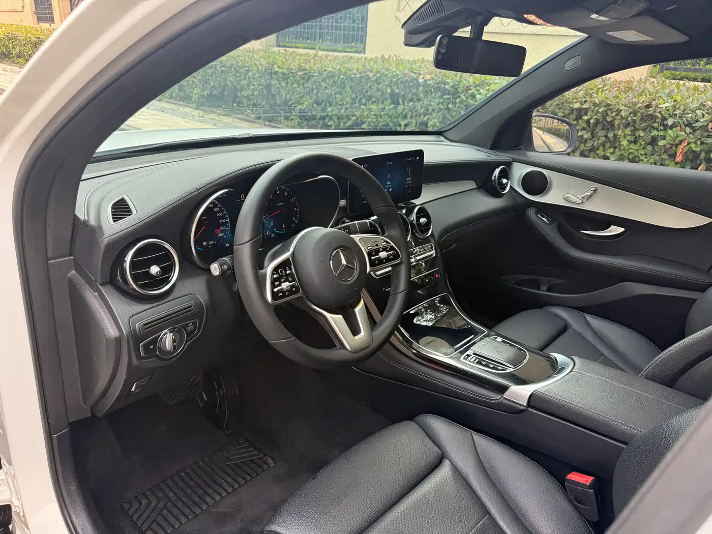 Mercedes-Benz GLC Coupe 2020 GLC 260 4MATIC Coupe SUV фото 8