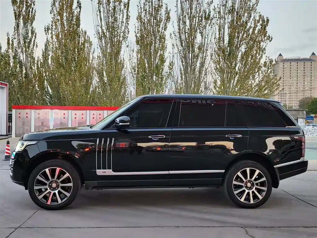 Land Rover Range Rover 2015 3.0 SC V6 Vogue SE Genesis Extended Edition фото 5