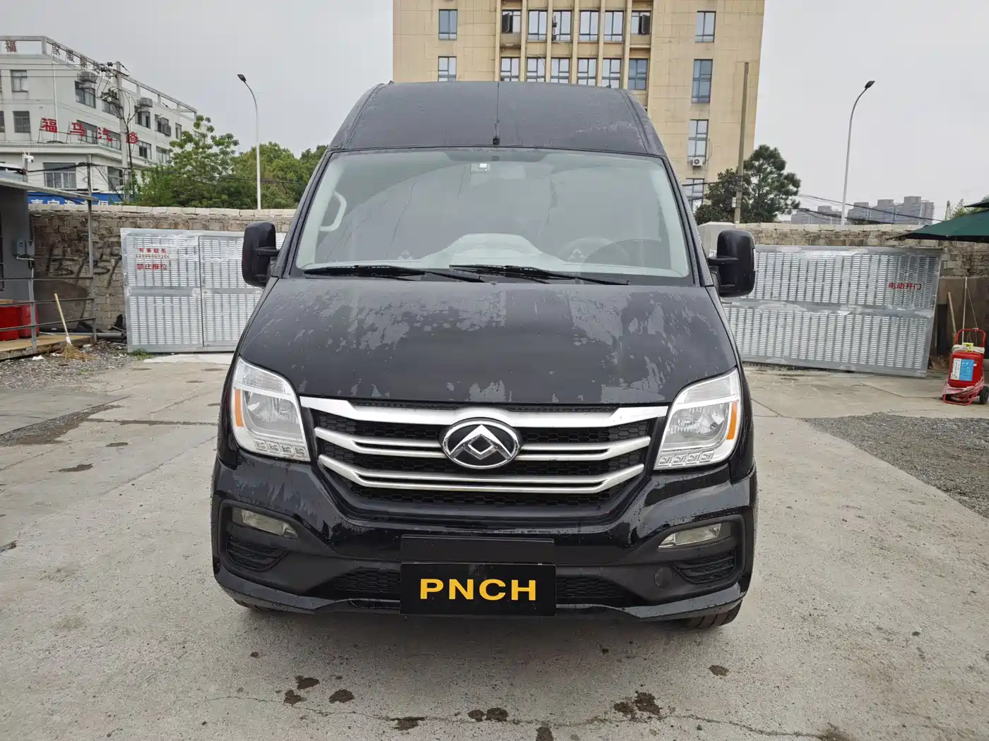 SAIC Maxus Xintu V80 2019 2.0T Plus AMT Aoyun Long Wheelbase Medium Roof 7-seater фото 2