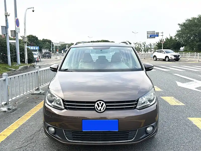 Volkswagen Touran 2011 1.4T DSG Intelligent Elite 5-seater фото 2