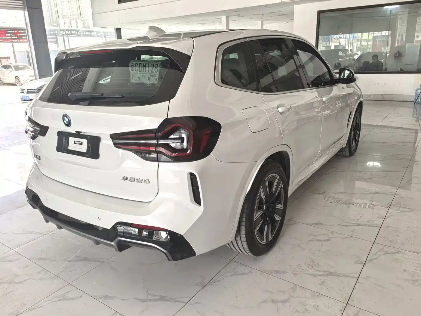 BMW iX3 2023 Leading Type фото 9