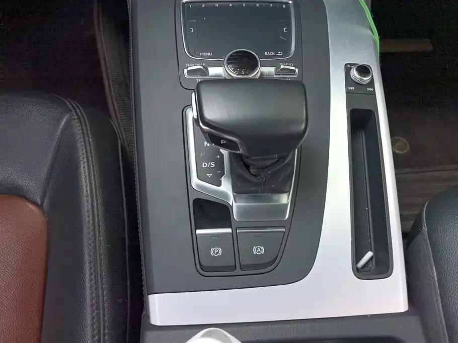 Audi Q5L 2020 40 TFSI Prestige Fashion фото 16