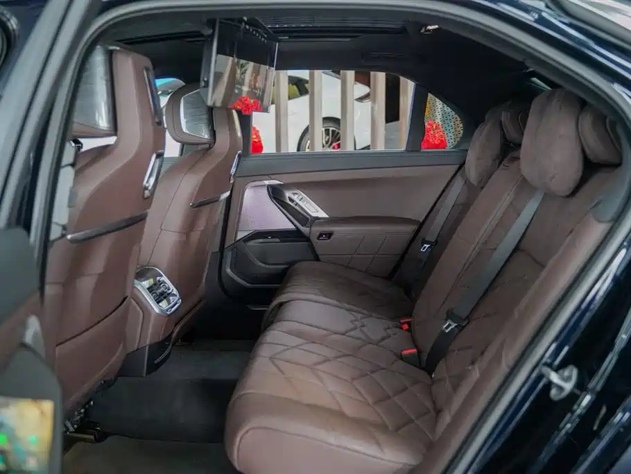 BMW 7 Series 2023 Model 740Li Premium Luxury Package фото 3
