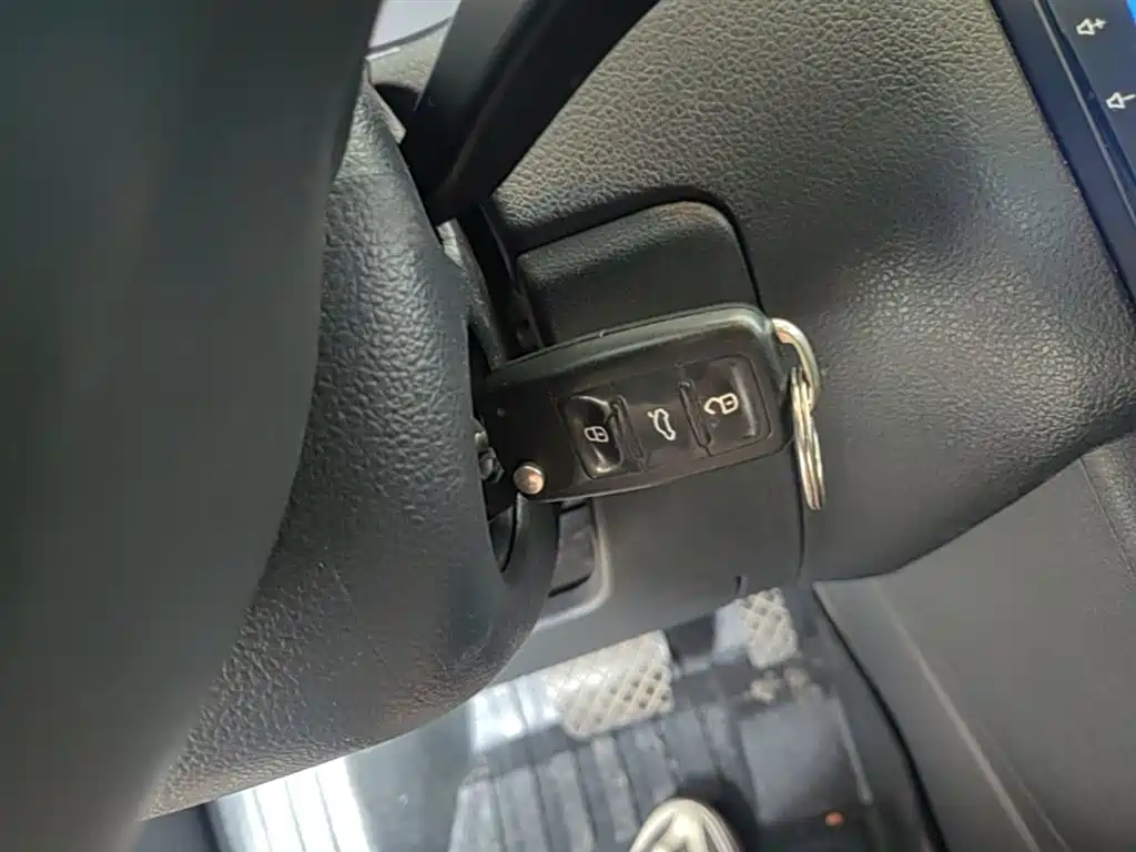 Volkswagen Polo 2014 1.6L Automatic Comfort Edition фото 17