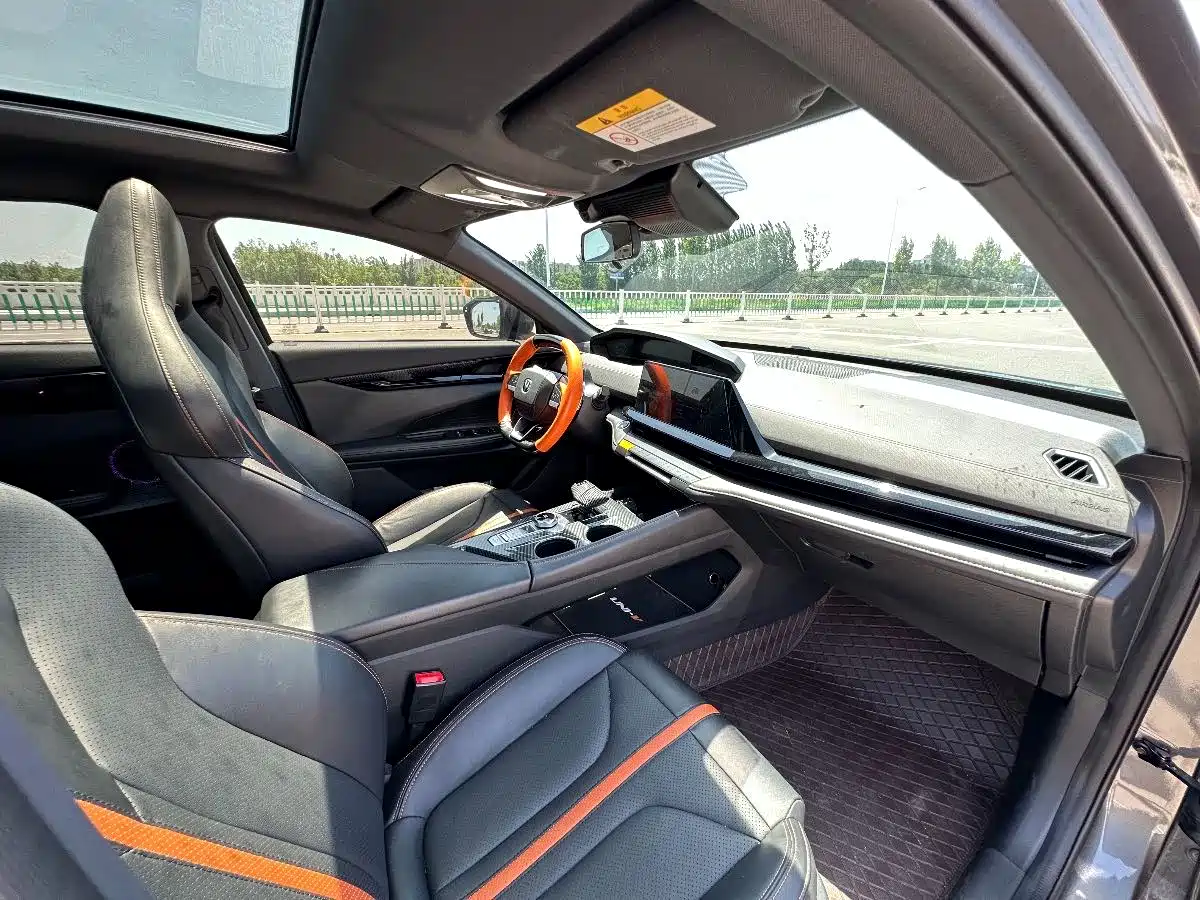 CHANGAN UNI-V