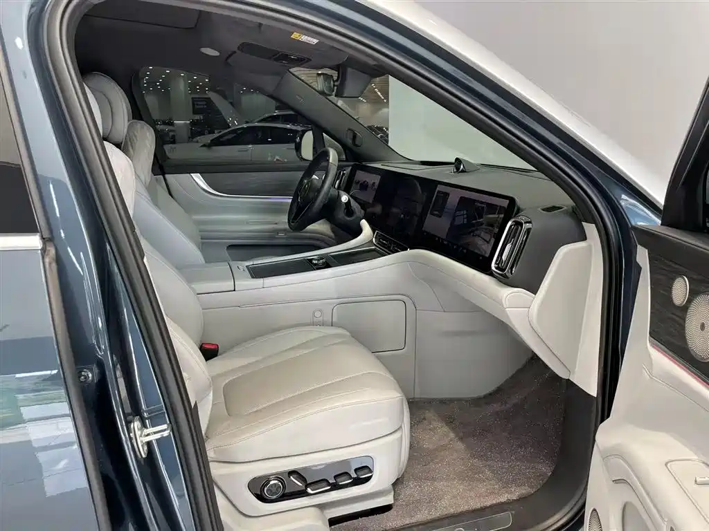 AITO Wenjie AITO M9 2024 Extended Range Ultra 42kWh 6-Seater фото 14