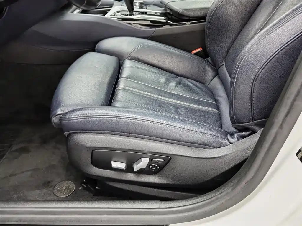 BMW 5 Series (Import) 2018 525i M Sport Package фото 20
