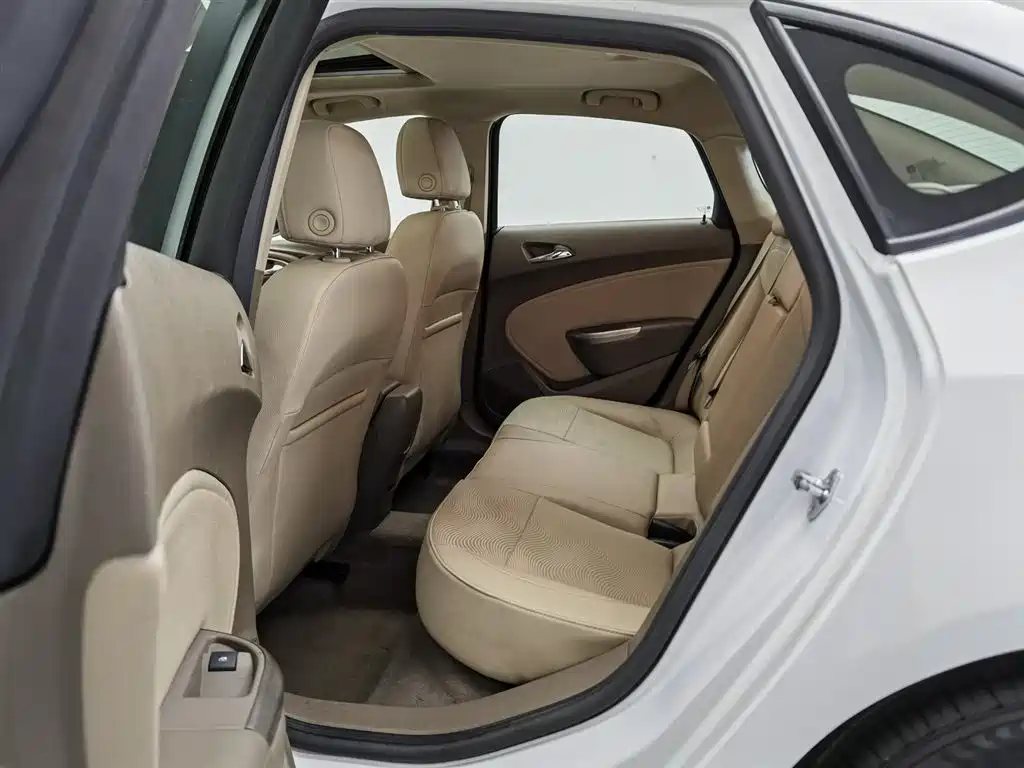 Buick Excelle 2013 GT 1.6L Automatic Fashion Edition фото 15