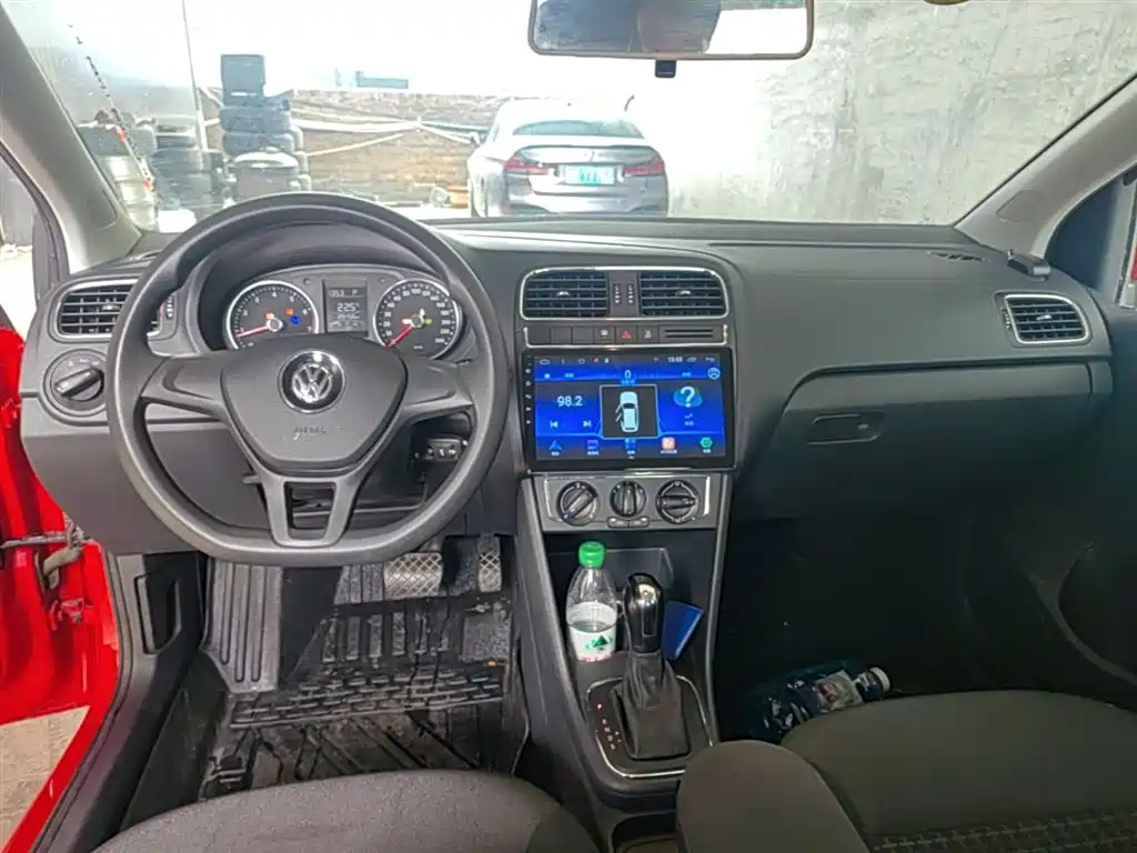 Volkswagen Polo 2014 1.6L Automatic Comfort Edition фото 6