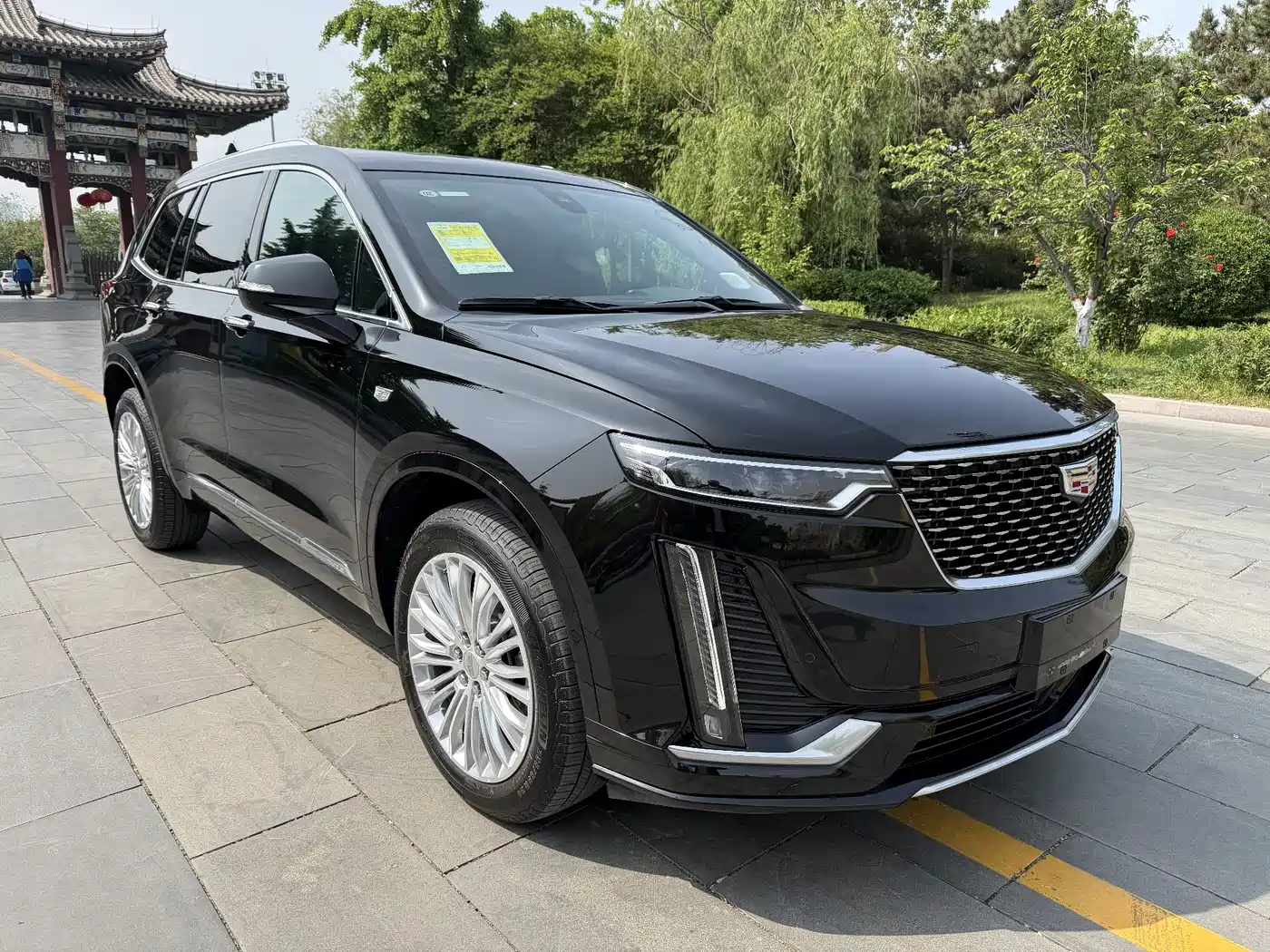 CADILLAC XT6