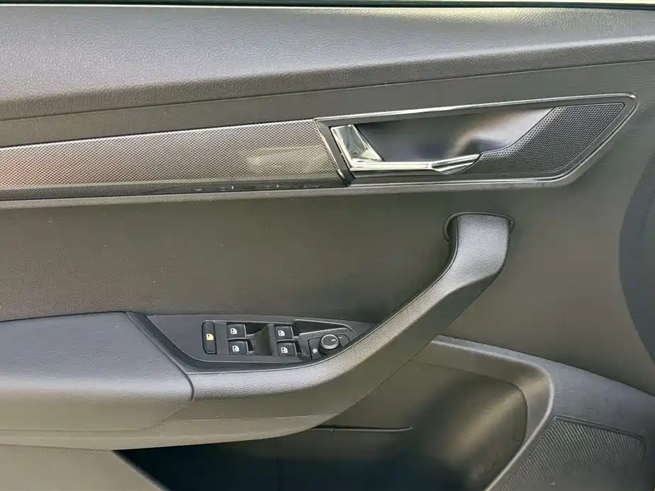 Škoda Karoq 2021 TSI280 Luxury Edition фото 25