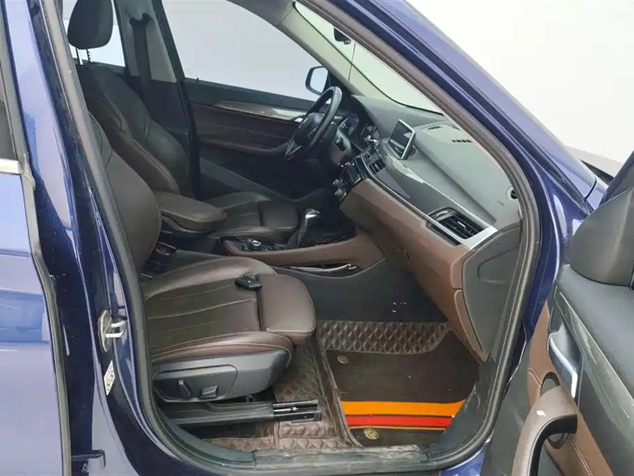 BMW X1 2019 sDrive18Li Premium Model фото 8