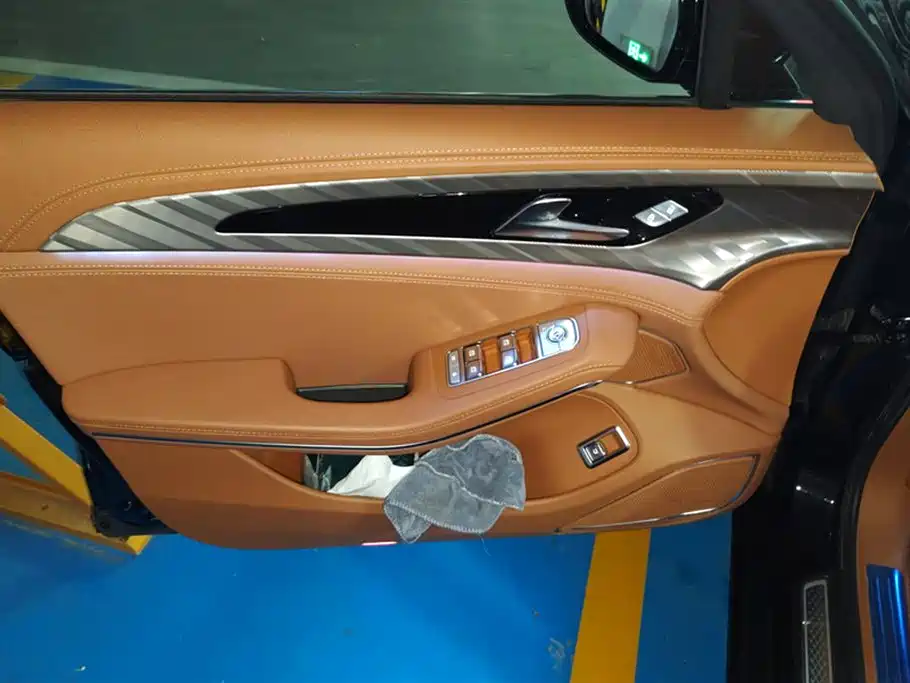 Hongqi H9 2022 2.0T Smart Connect Flag Joy Edition фото 7