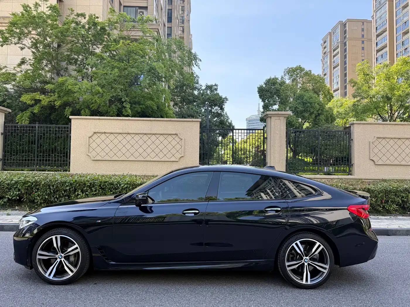 BMW 6 Series GT 2018 640i xDrive M Sport Package фото 8