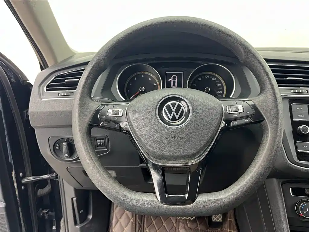 Volkswagen Tiguan L 2021 330TSI Automatic 2WD Comfort фото 11