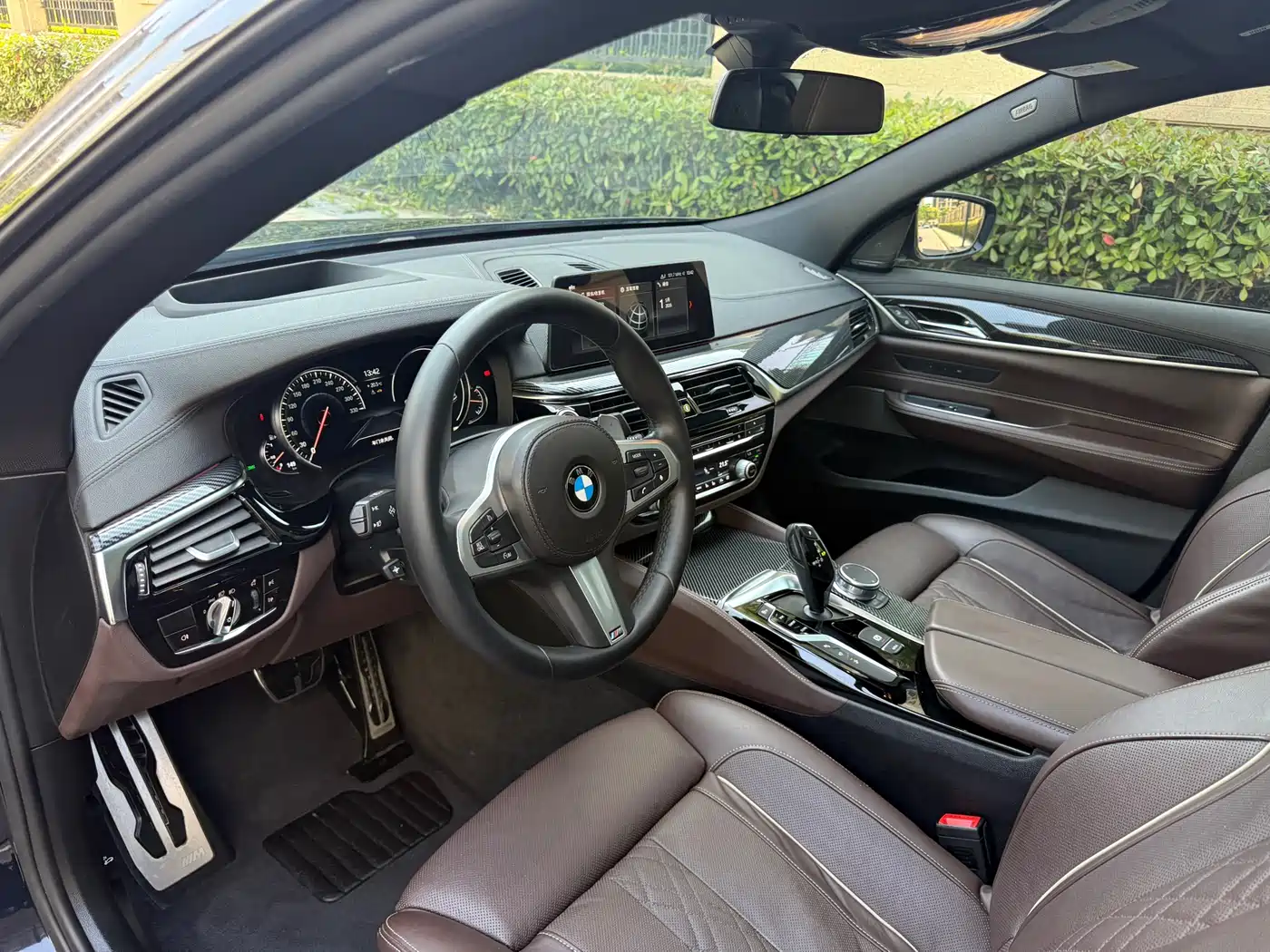 BMW 6 Series GT 2018 640i xDrive M Sport Package фото 9