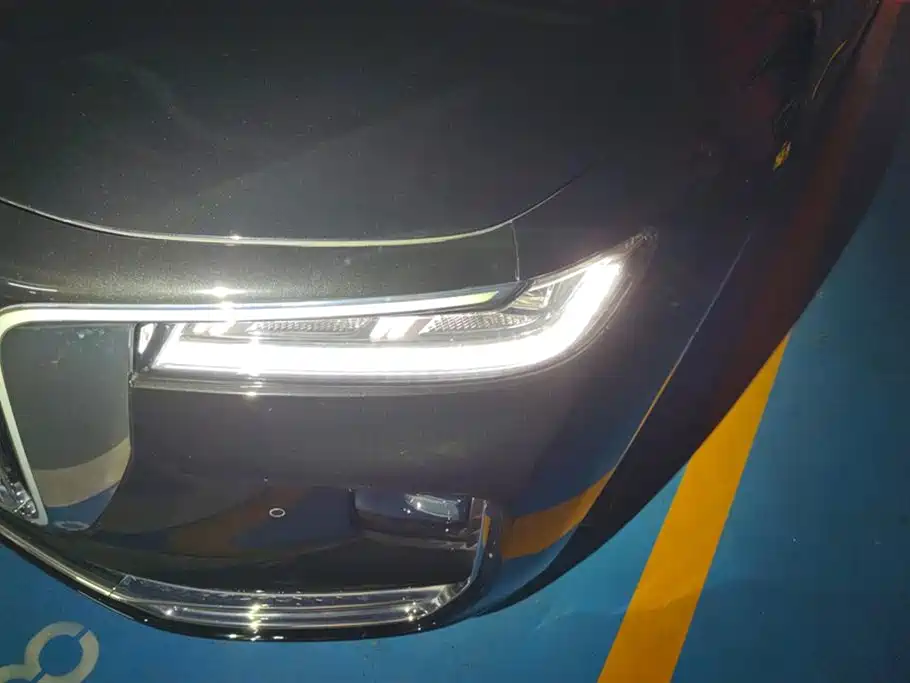 Hongqi H9 2022 2.0T Smart Connect Flag Joy Edition фото 5