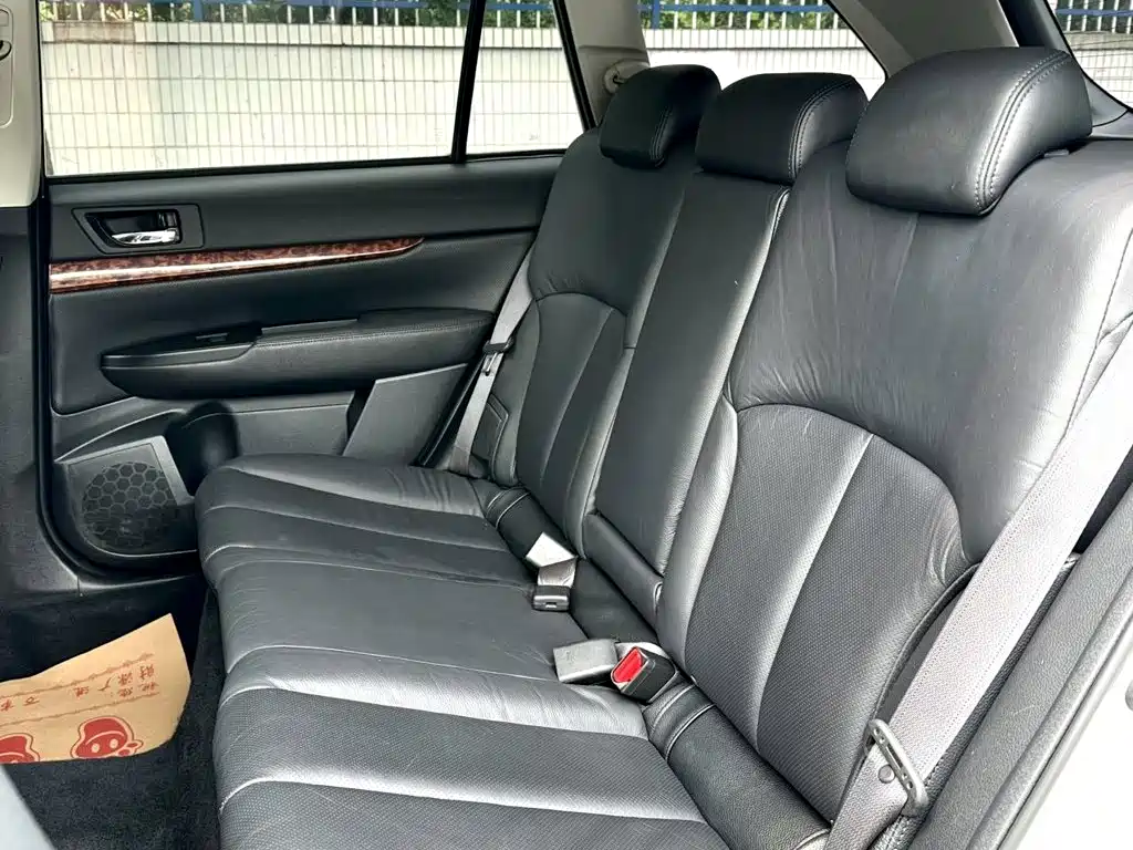 Subaru Outback 2011 2012 2.5i Luxury Edition