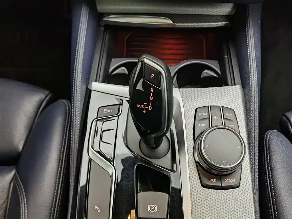 BMW 5 Series (Import) 2018 525i M Sport Package фото 13