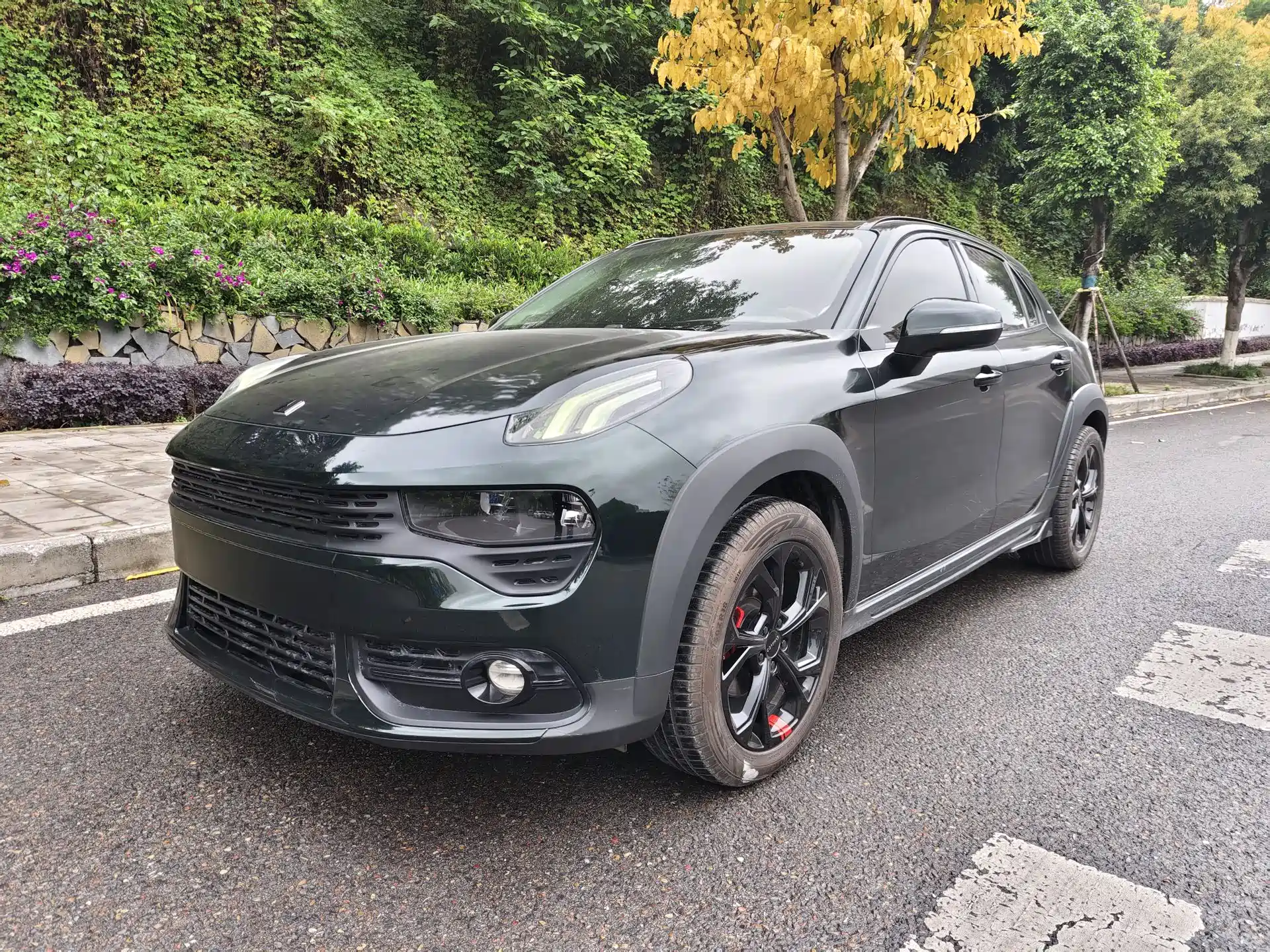Photo 1 - Lynk & Co 02