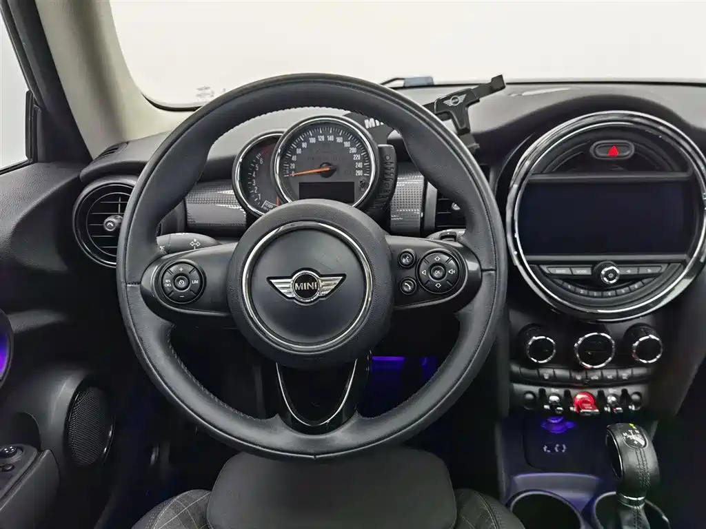 MINI 2016 1.5T COOPER Pioneer фото 11
