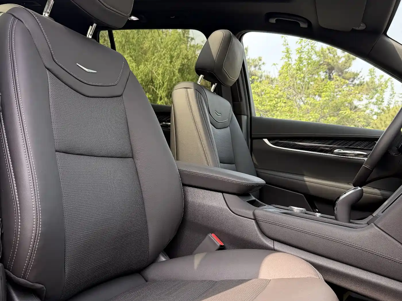 CADILLAC XT6