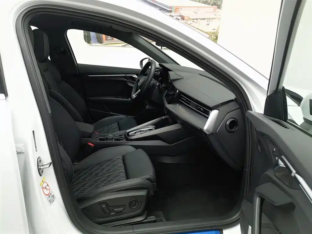 Audi A3 2025 A3L Limousine 35TFSI Flying Premium фото 23