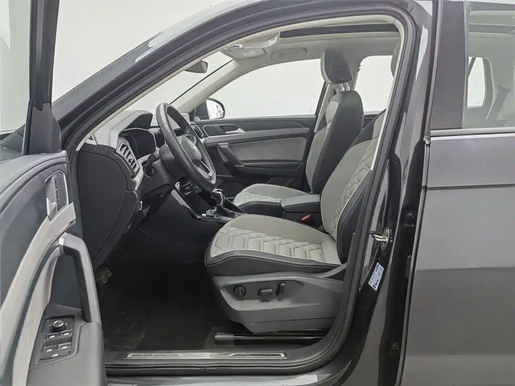 Volkswagen Tayron 2023 330TSI 2WD Luxury Plus Advanced Edition фото 10