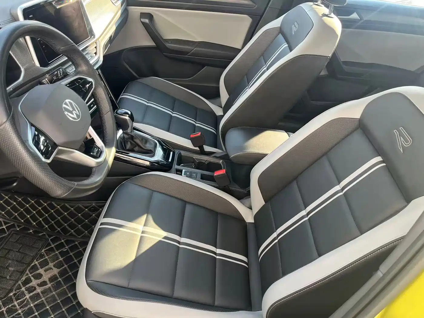 VOLKSWAGEN T ROC EXPLORING SONGS