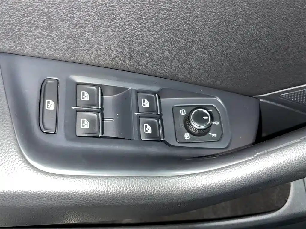 Volkswagen Magotan 2019 330TSI DSG Luxury China V фото 18