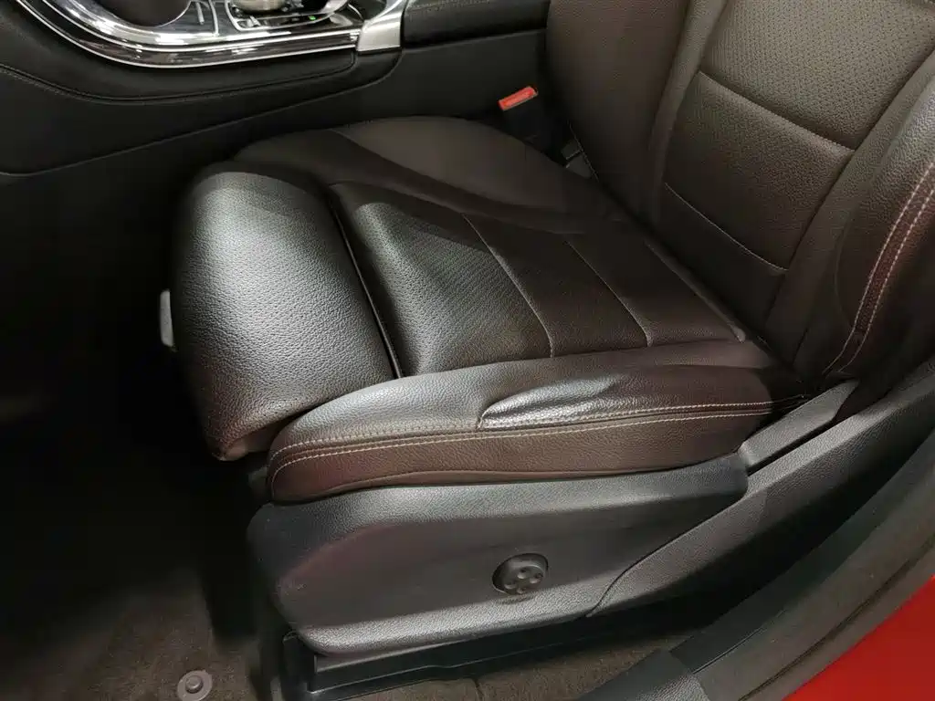 Mercedes-Benz GLC 2018 GLC 260 4MATIC Luxury фото 20