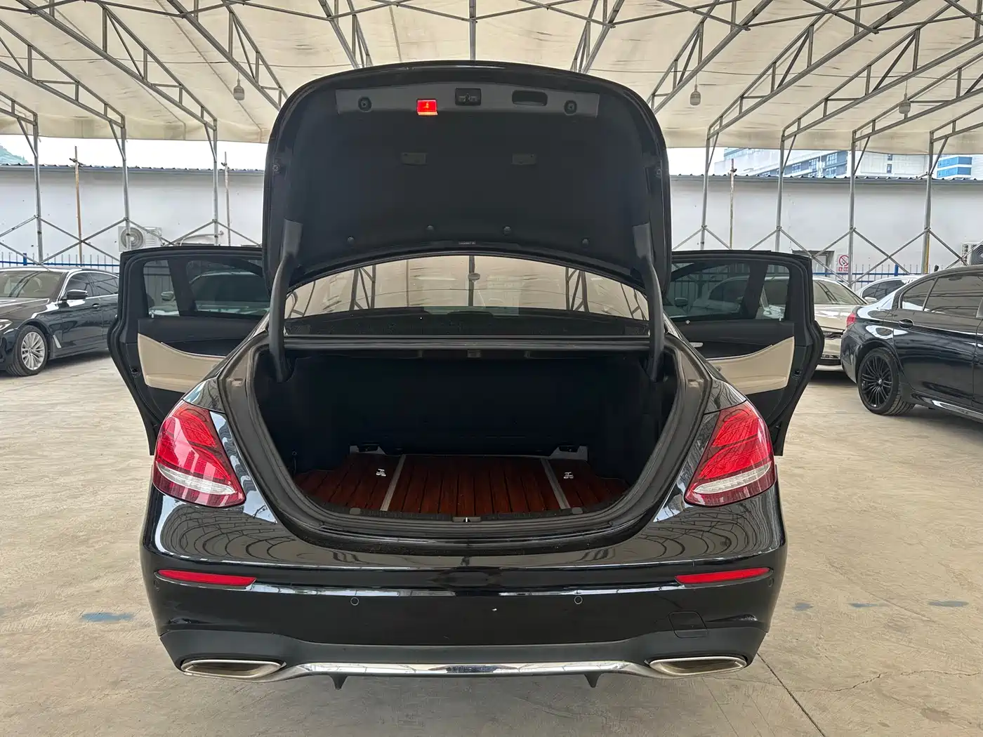 Mercedes-Benz E-Class 2016 E 200 L Sport Type фото 11