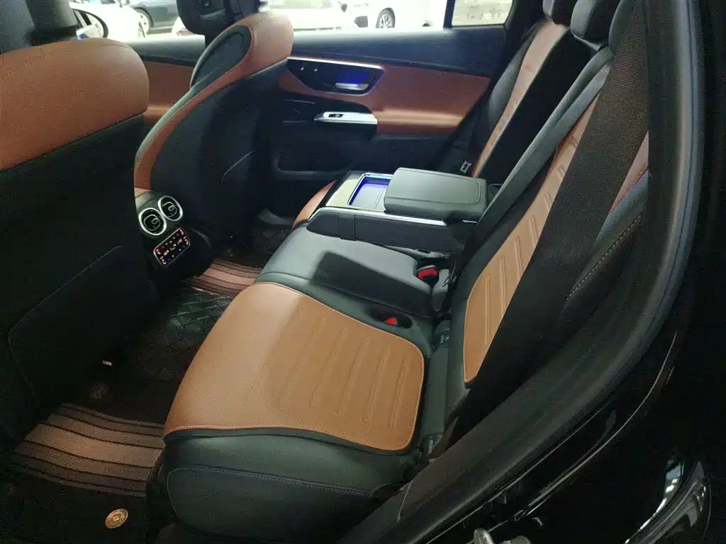 Mercedes-Benz GLC 2023 GLC 260 L 4MATIC Dynamic 7-Seater фото 13