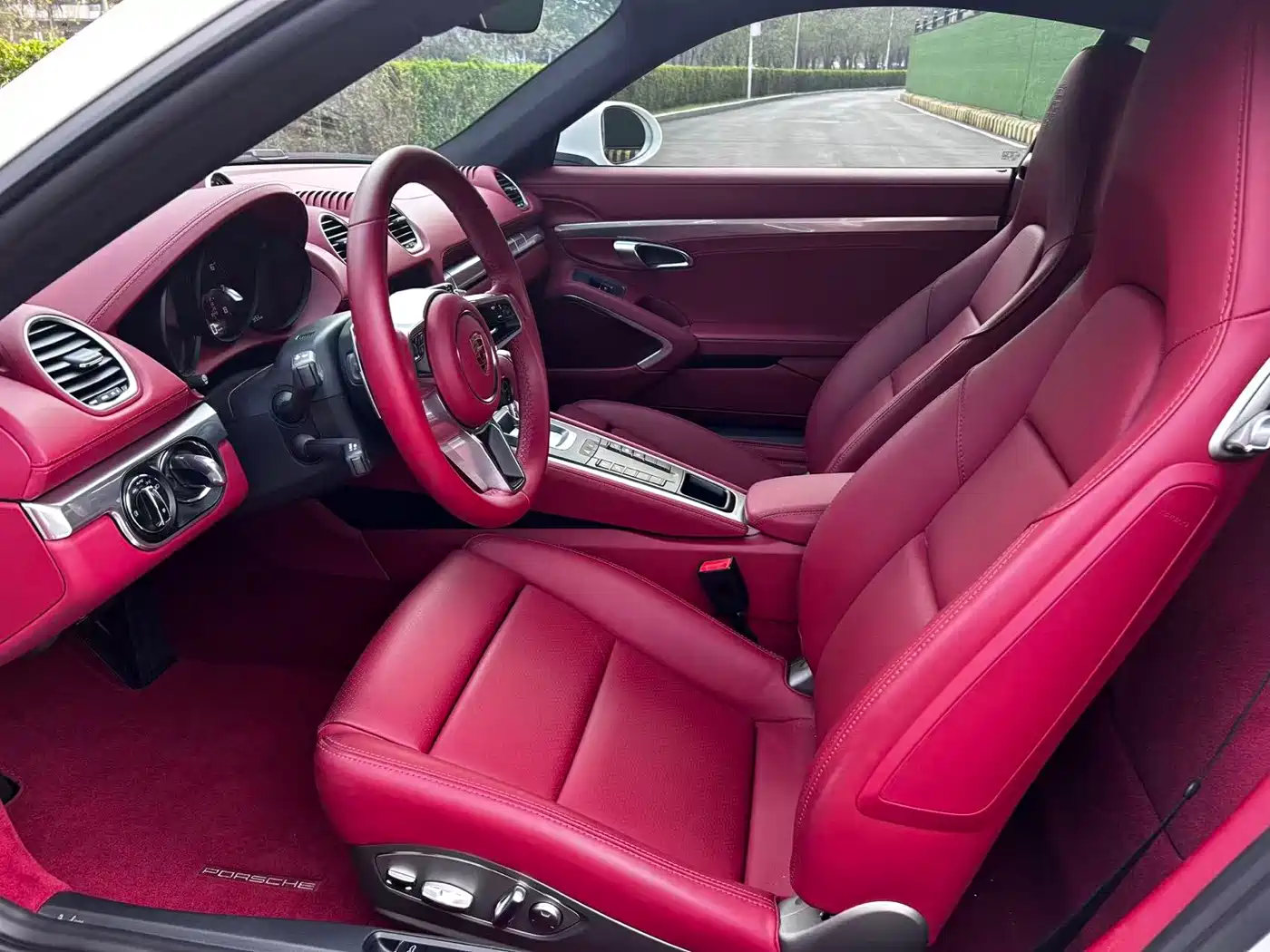 PORSCHE 718