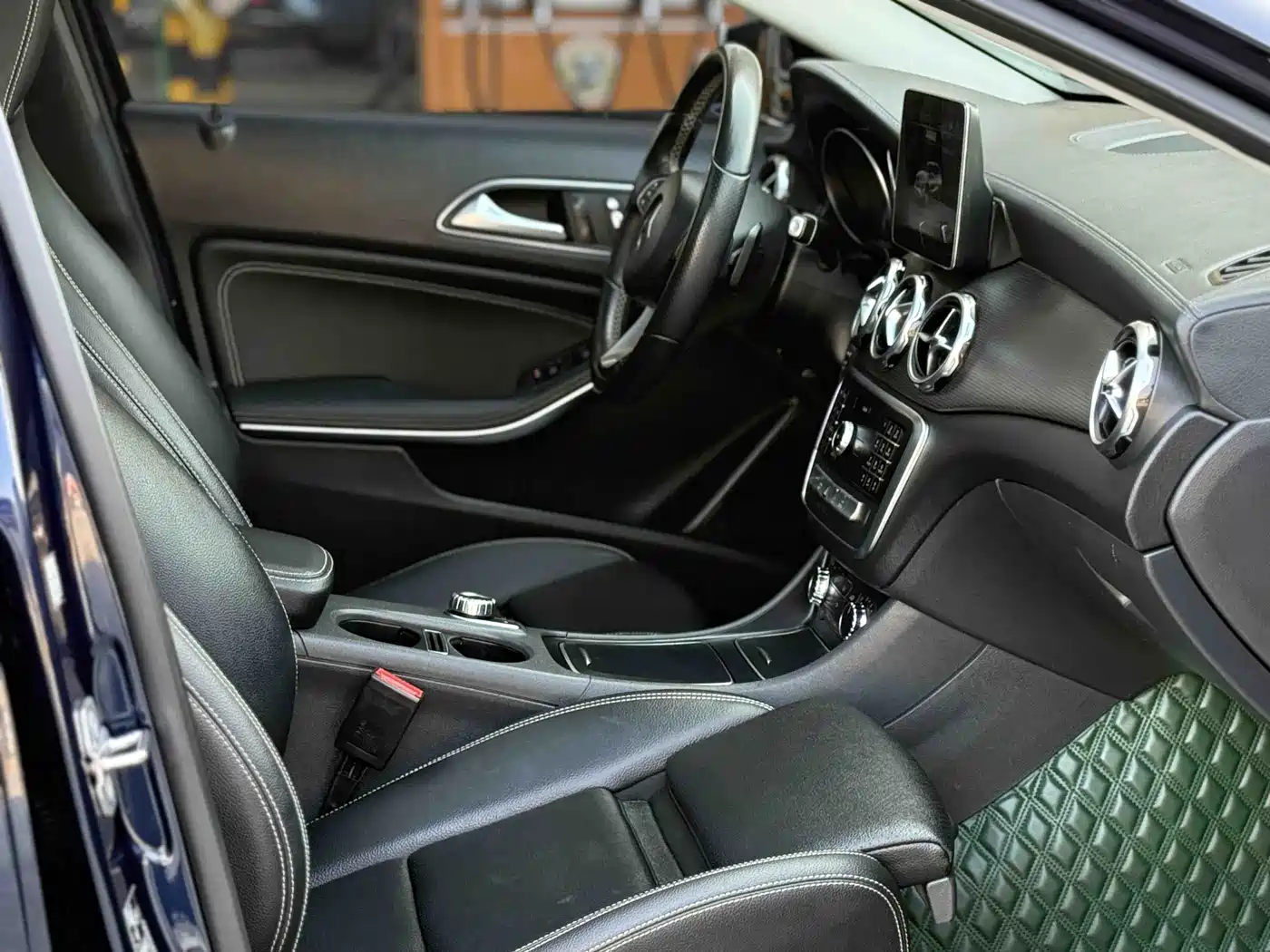 Mercedes-Benz GLA 2018 GLA 200 Fashion фото 14