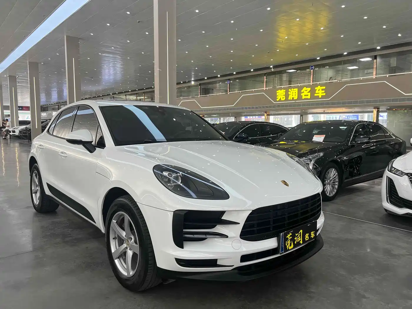 Porsche Macan 2018 Macan 2.0T фото 2
