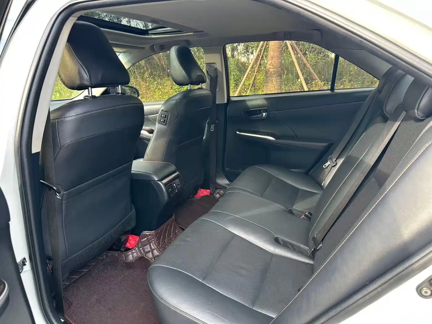 Toyota Camry 2016 2.0G 10th Anniversary Leading Edition фото 9