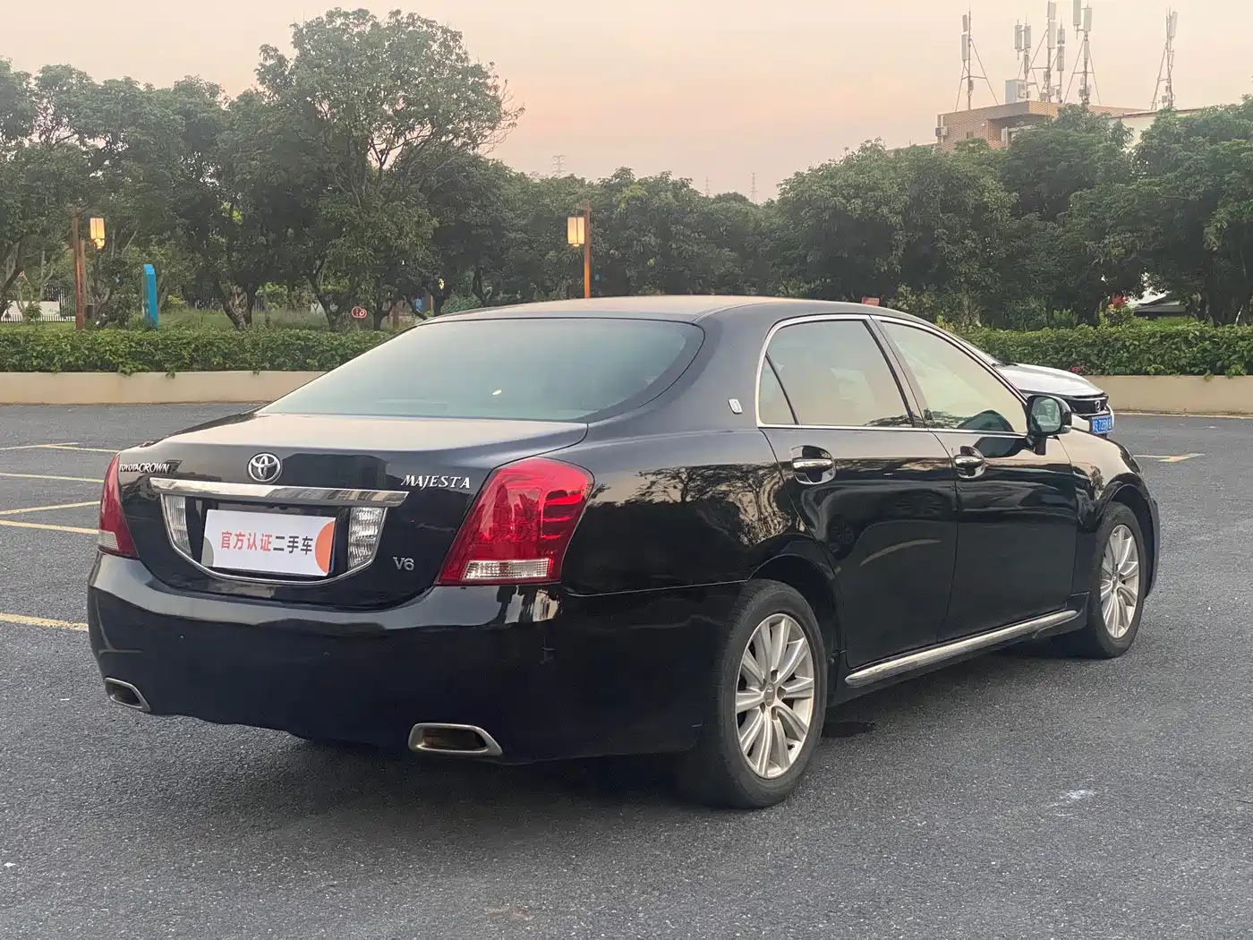 Toyota Crown 2010 2.5L Royal Leather Edition фото 6
