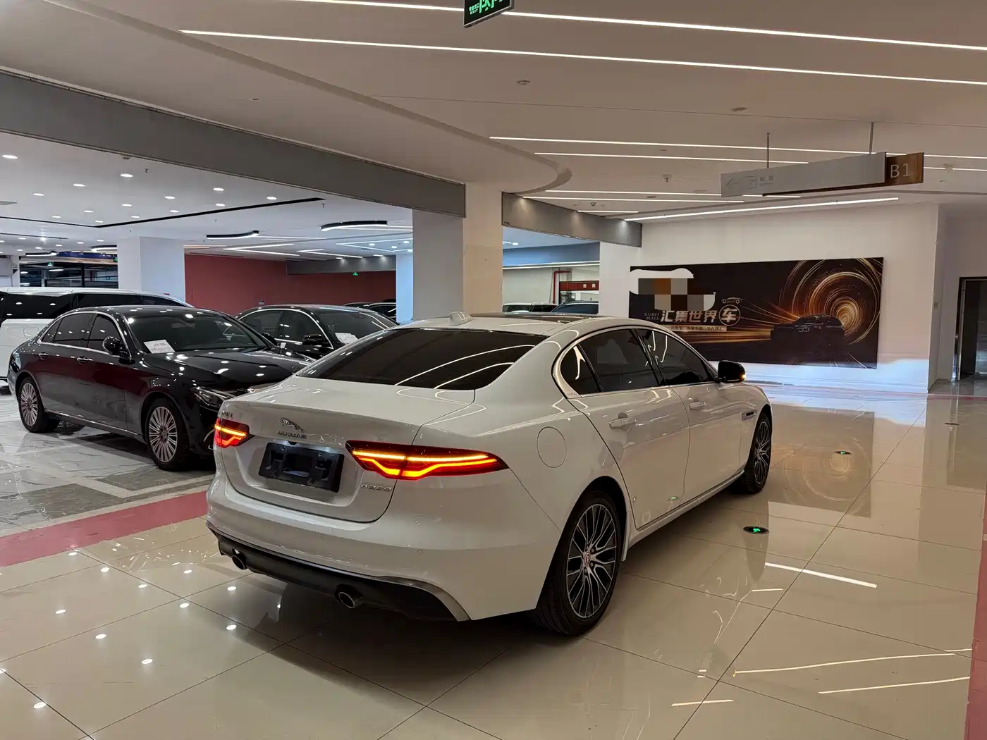Jaguar XEL 2020 2.0T 200PS R-DYNAMIC Youth Sport Edition фото 14