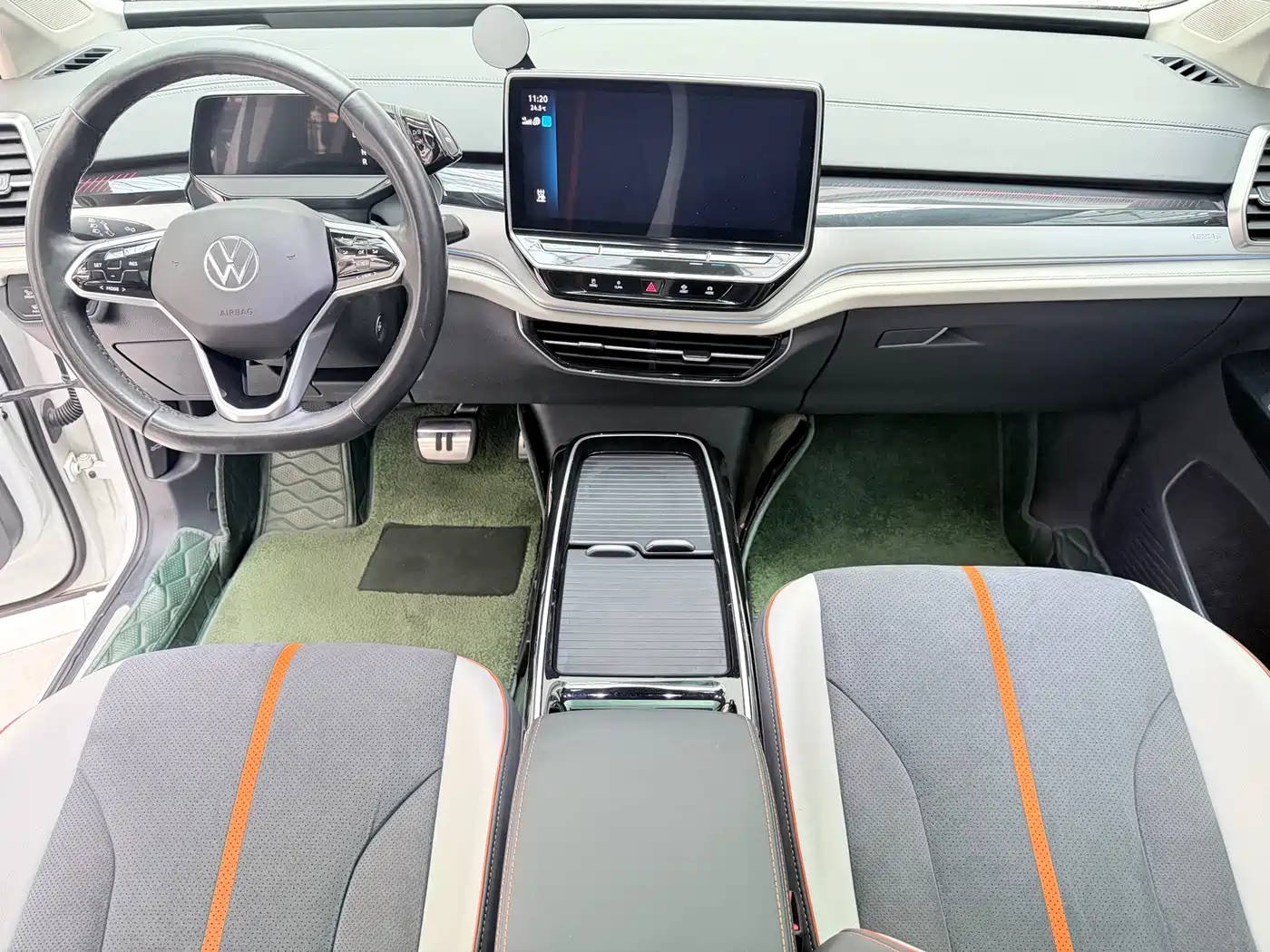 VOLKSWAGEN ID.6 CROZZ