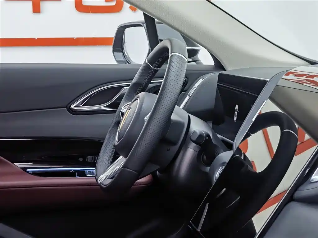 Hongqi HS3 PHEV 2025 125km Jingwei 2 Million Commemorative Edition фото 22