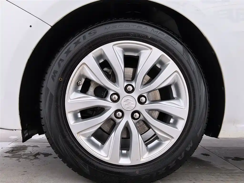 Buick Excelle 2018 15T Dual Clutch Elite (China V) фото 17