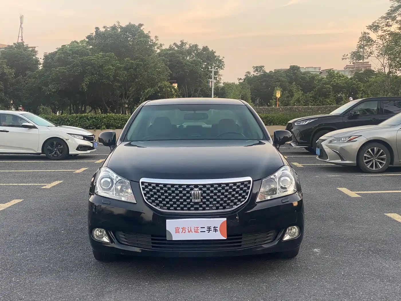 Toyota Crown 2010 2.5L Royal Leather Edition фото 2