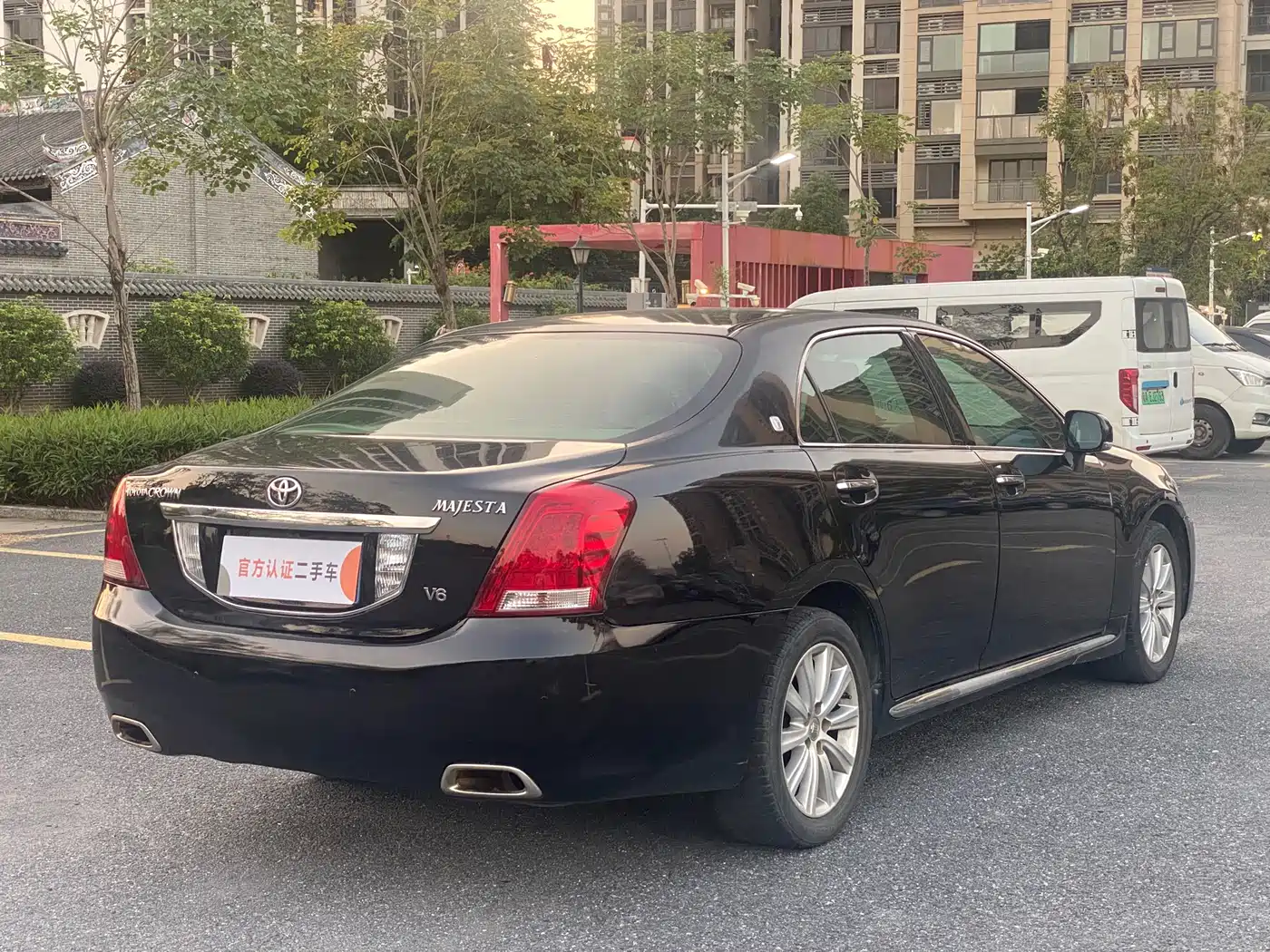 Toyota Crown 2010 2.5L Royal Leather Edition фото 19